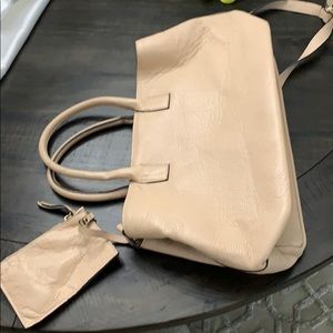 Tote leather